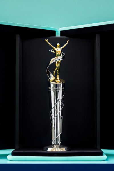 蒂芙尼为上海马拉松打造的全新冠军奖杯 (1)(1).jpg